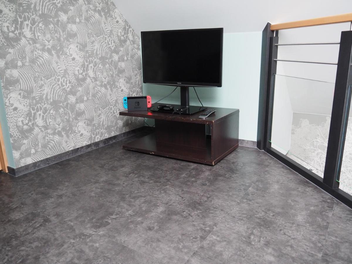 Gite Le Renouveau Avec Jacuzzi Privatif Laveline Exterior foto